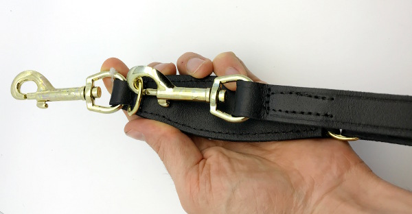 Leather dog leash with metal cow