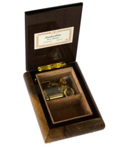 Boite à musique suisse enfant