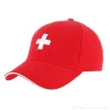 Casquette rouge avec croix suisse classique