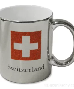 Tasse argentée avec croix suisse