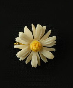 Broche en ivoire - Marguerite