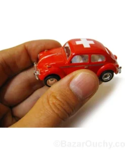 Voiture coccinelle rouge croix suisse