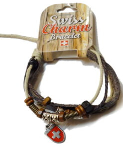 Bracelet breloque et croix suisse