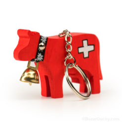 Schlüsselanhänger Kuh aus Holz mit Schweizer Kreuz