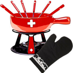 أدوات مطبخ متنوعة ووعاء فوندو سويسري