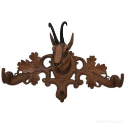 Wood chamois head hook