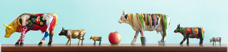 Cowparade - مجموعة البقرة - لوزان - البقرة المزخرفة الملونة CowParade